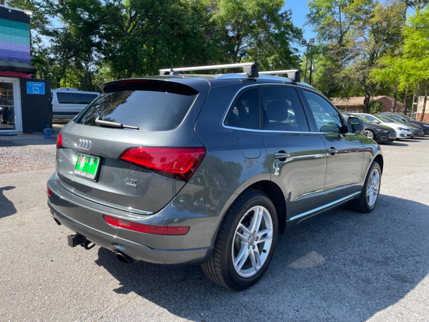 2015 GRAY AUDI Q5 2.0T QUATTRO PREMIUM PLUS (WA1LFAFP1FA) with an 2.0L engine, Automatic transmission, located at 5103 Dorchester Rd., Charleston, SC, 29418-5607, (843) 767-1122, 36.245171, -115.228050 - Photo#6